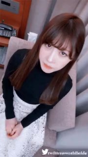 新来的美女大学生镜头前发骚让狼友调教，全程露脸听狼友指挥